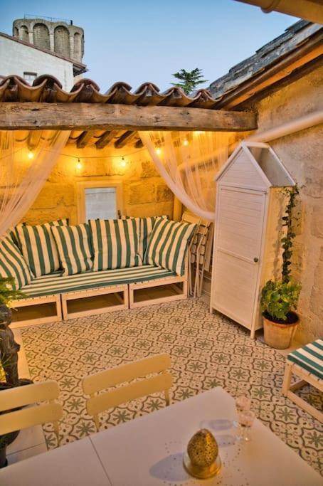 Appartement-Terrasse Centre Historique อูเซส ภายนอก รูปภาพ